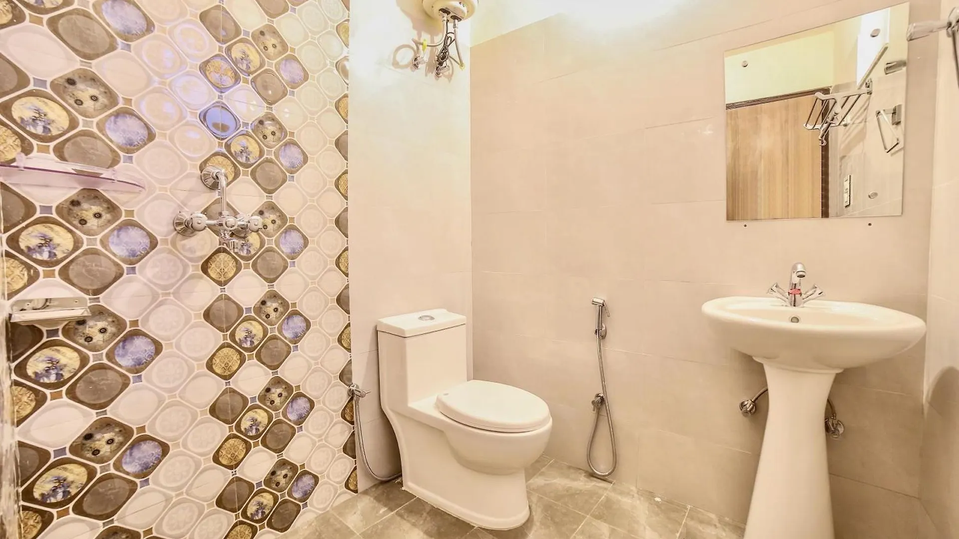 Hotel O Lotus Inn New Delhi