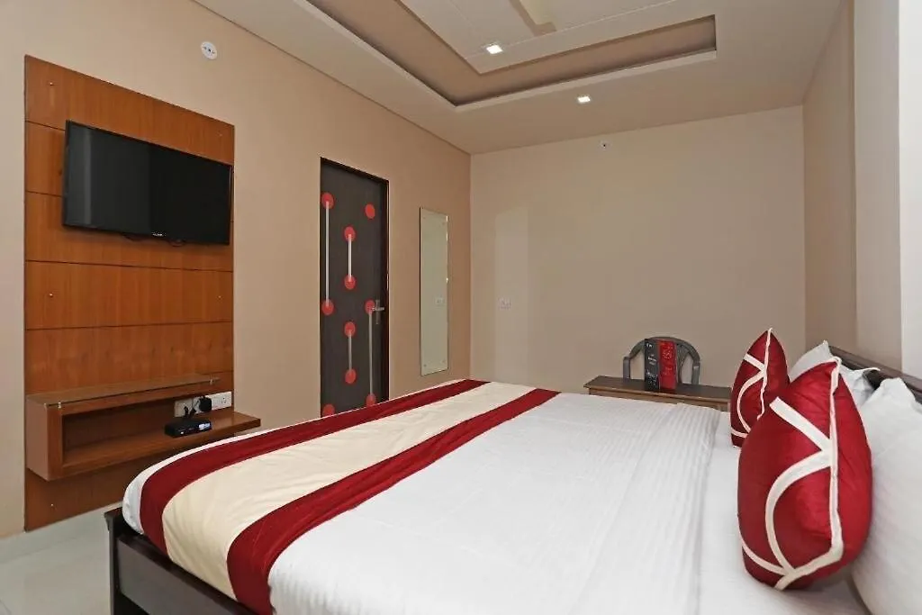 Hotel O Lotus Inn New Delhi
